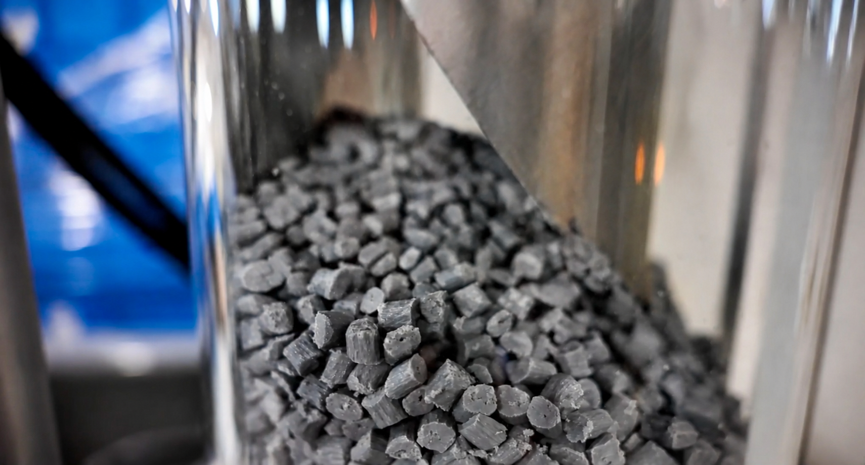 Resin for molding parts